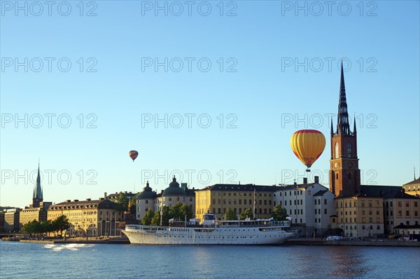 Balloon over Gamla Stan