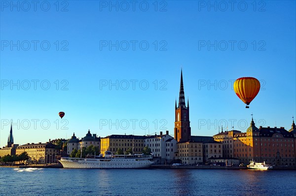 Balloon over Gamla Stan