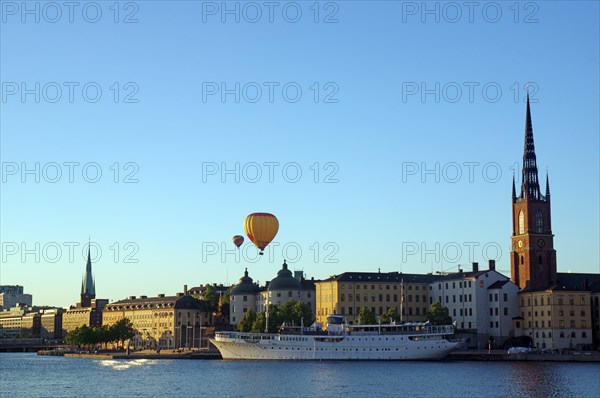 Balloon over Gamla Stan