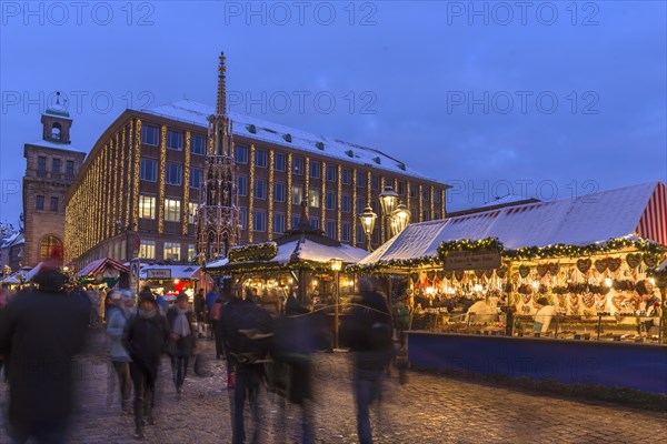 Winter Christkindlesmarkt at the New and Old Town Hall and the Beautiful Fountain