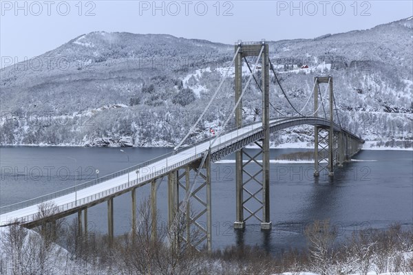 Tjeldsund Bridge in winter