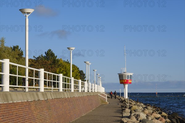 Beach promenade with DLRG water rescue tower