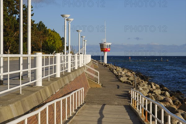 Beach promenade with DLRG water rescue tower