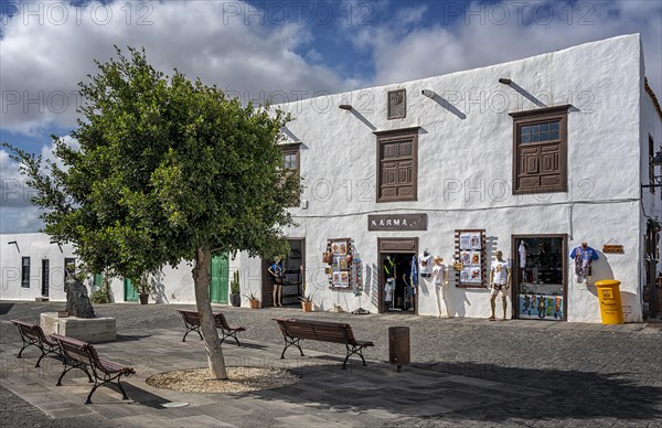 Sunday market and old town of Teguise