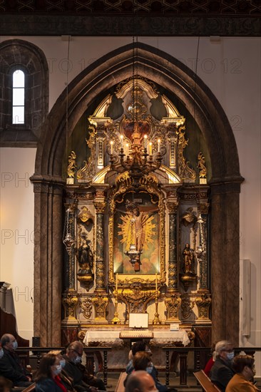 Side altar