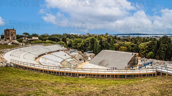 Teatro Greco with 15