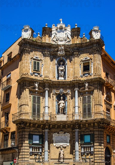 Crossroads Quattro Canti with symmetrical facades and fountains