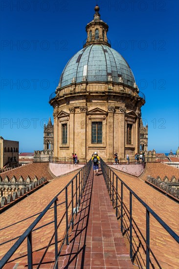 Walk-on roof