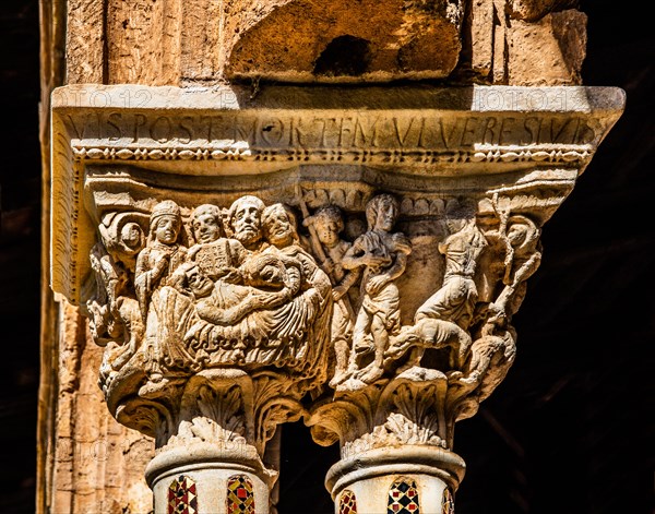 Cloister with 228 differently designed double columns