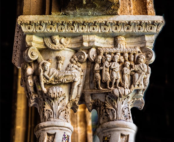 Cloister with 228 differently designed double columns