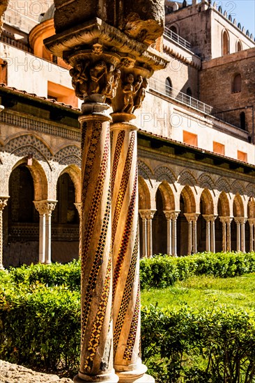 Cloister with 228 differently designed double columns