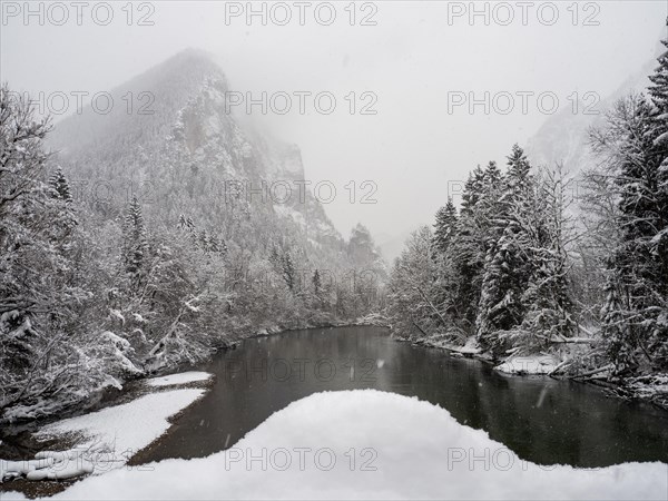 View from the Enns bridge into the winter landscape at the Gesaeuse entrance