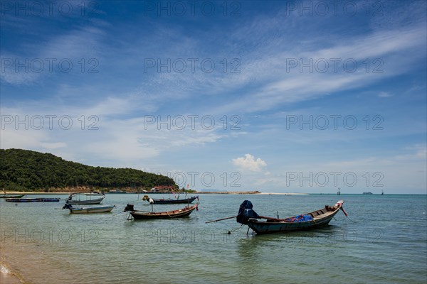 Lipa Noi Beach