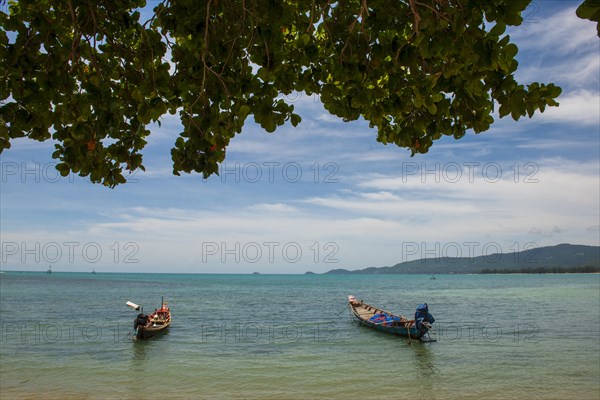 Lipa Noi Beach