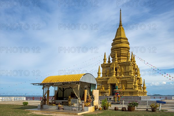 Temple Wat Phra Chedi Laem So