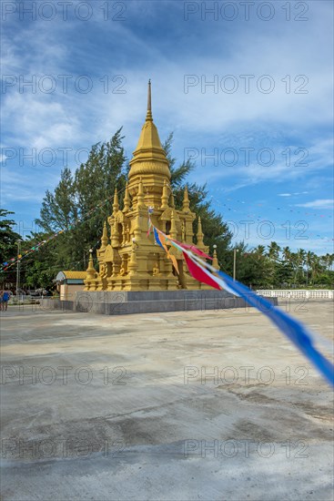Temple Wat Phra Chedi Laem So