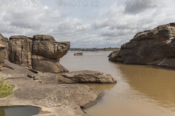 Dog head rock in Sam Phan Bok on the Mekong River