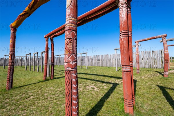 Wooden posts and palisades in the circular ditch Ringheiligtum Poemmelte