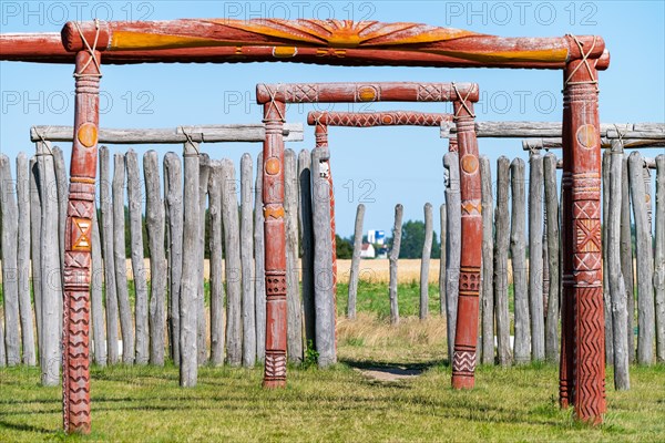 Wooden posts and palisades in the circular ditch Ringheiligtum Poemmelte