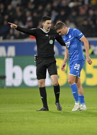 Referee Florian Badstuebner sends off Robert Skov TSG 1899 Hoffenheim