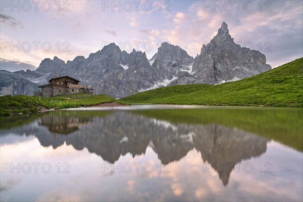 Laghetto Baita Segantini at sunrise