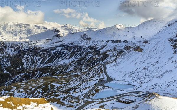 Fuscher Lacke with mountain panorama in late autumn