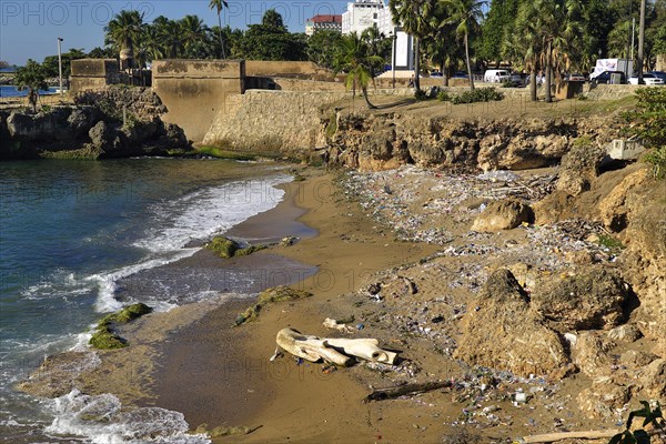 Polluted city beach on the Malecon