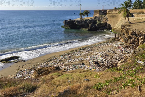 Polluted city beach on the Malecon