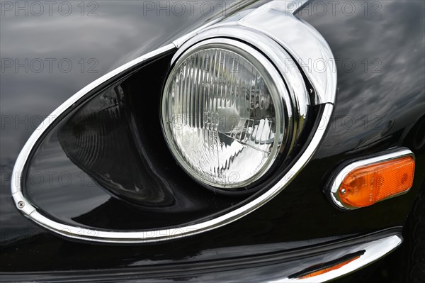 Car Headlights Jaguar E-Type