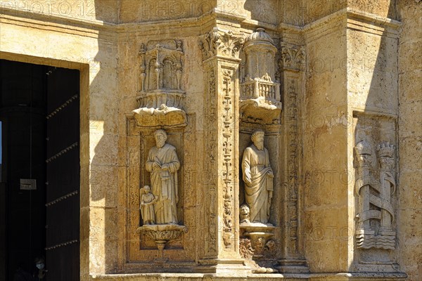 Detail at the main entrance on the right Basilica Cathedral Santa Maria la Menor