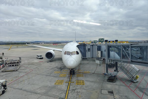 Boeing 787 Dreamliner at the gate