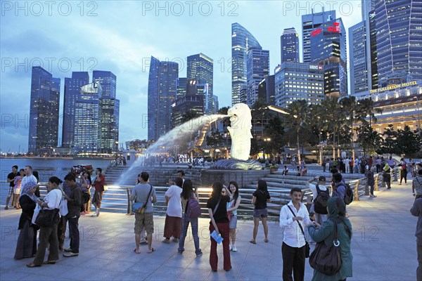 Merlion haunts water