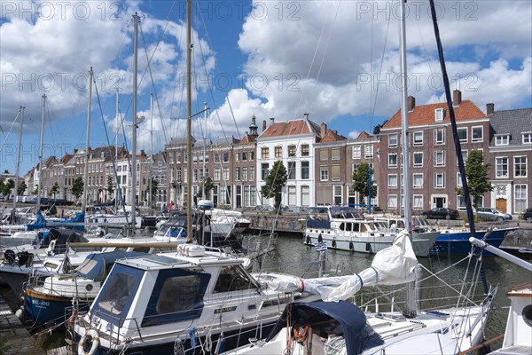 Cityscape with marina at Rouaansekaai