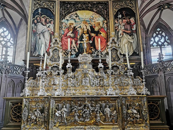 High altar with opened wings: Coronation of Mary and on the wings the twelve apostles