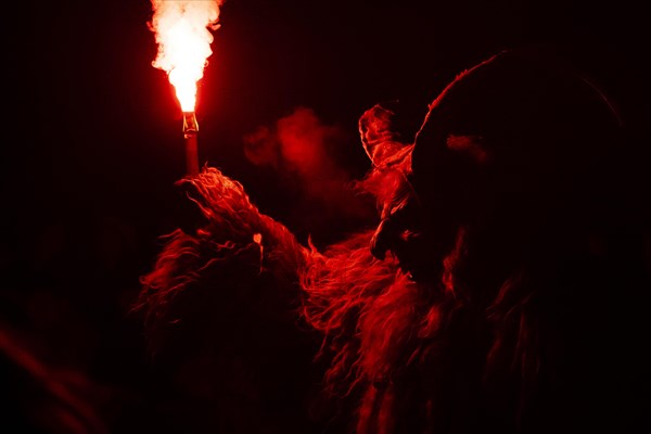 Klausen mask in the dark