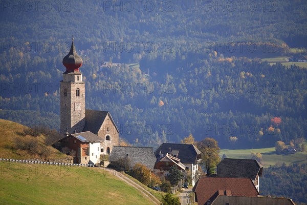 Church of St. Nicholas near Mittelberg in front of the Schlern massif