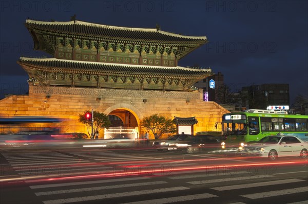 Dongdaemun Gate at night