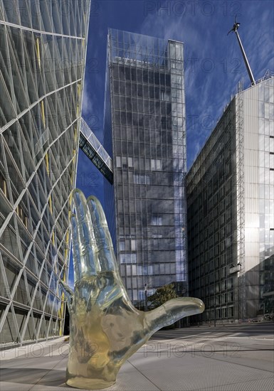 Sculpture Body and Soul by Duk-Kyu Ryang in front of the high-rise buildings of LVM Insurance