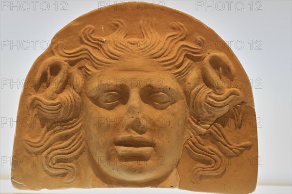 Antefix