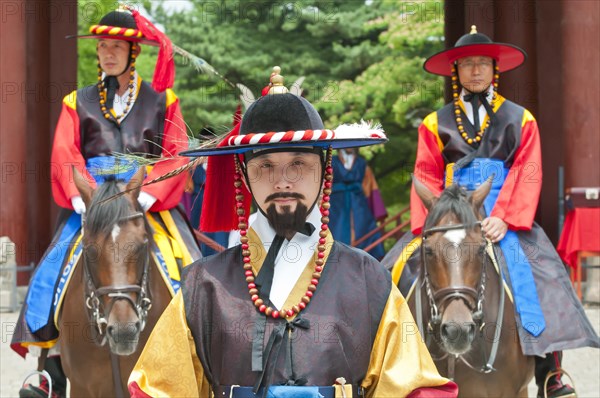 Sumunjang/Chamha and horse guards