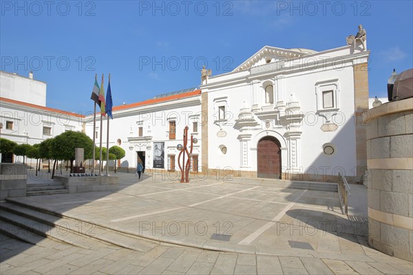 Plaza de San Juan de Dios with Asamblea Regional Assembly in Merida