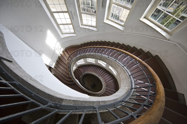 Free-swinging art nouveau staircase