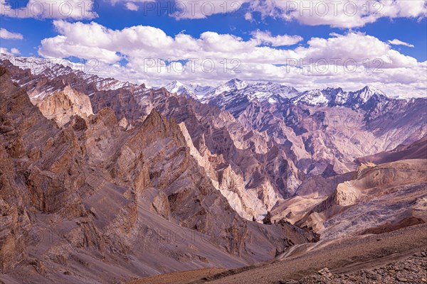 Landscape on the road to Photoksar village