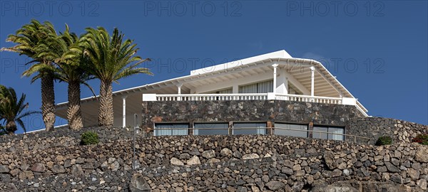 Luxury villas on the harbour promenade of Puerto Calero