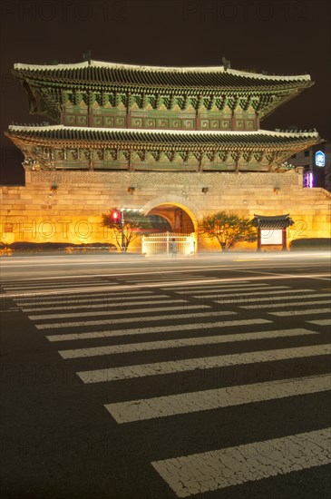 Dongdaemun Gate at night