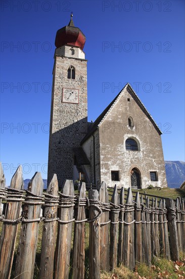 Church of St. Nicholas near Mittelberg in front of the Schlern massif