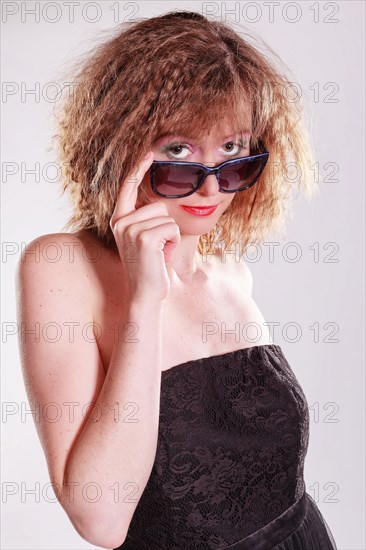 Portrait of a woman with sunglasses