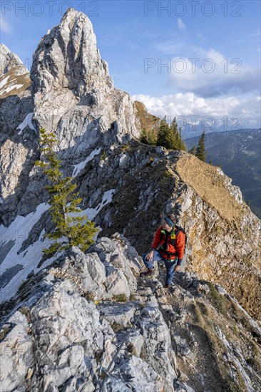 Climbers on the Friedberger via ferrata