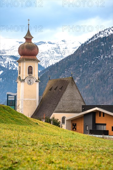 Church in front of Bergen