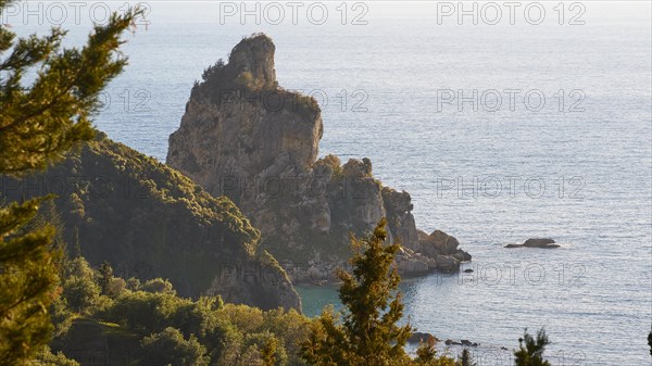 View of offshore rocky tooth Ortholithos